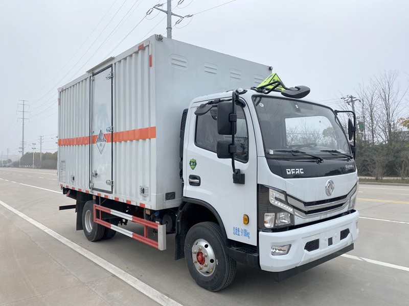 CSC5095XZW6型雜項(xiàng)危險物品廂式運(yùn)輸車