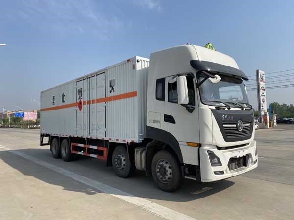 CSC5320XRYD6型易燃液體廂式運(yùn)輸車